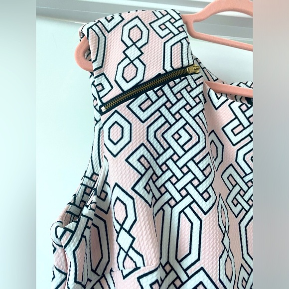 Geometric Printed Sheath Dress - Picture 2 of 8